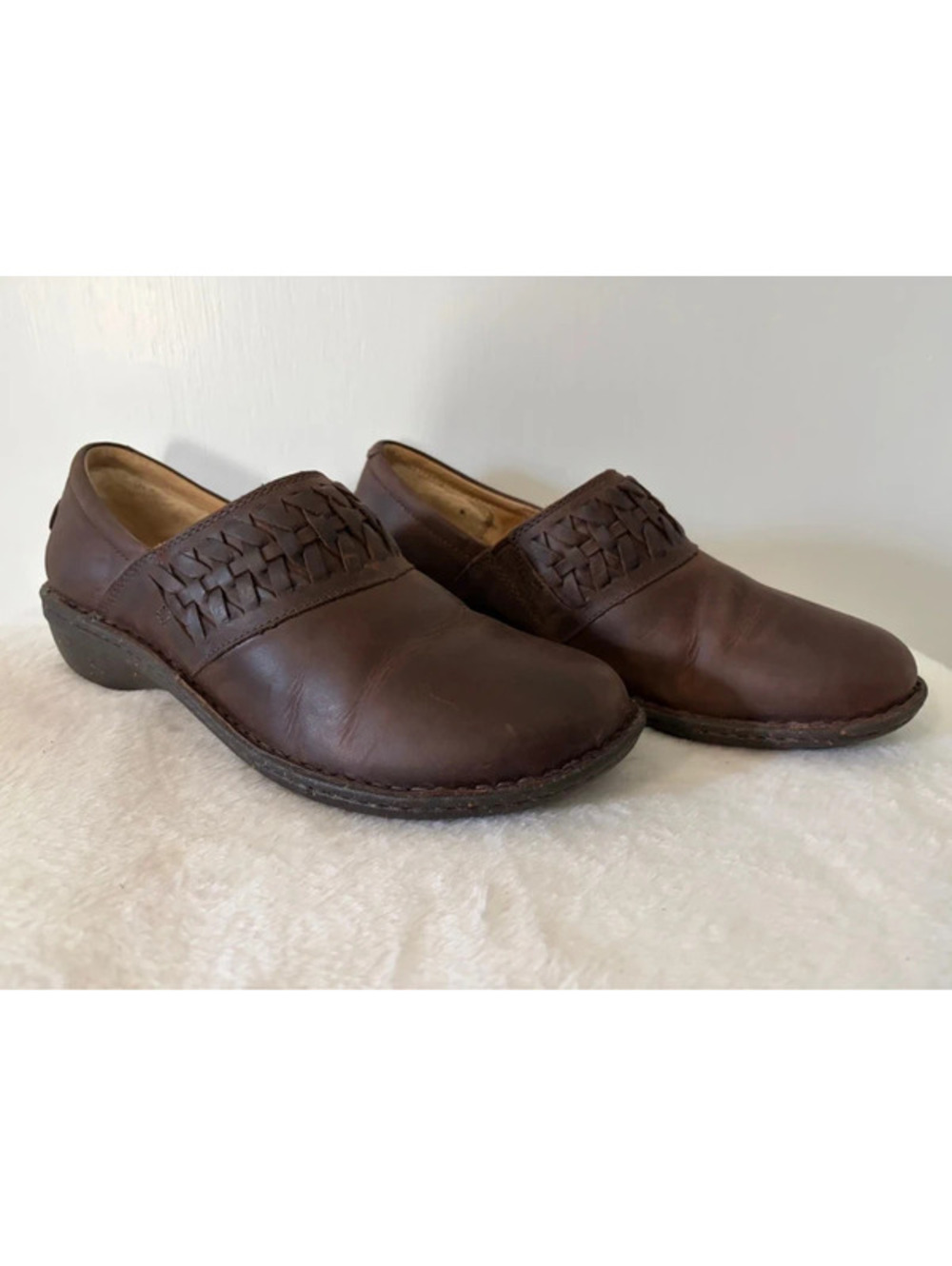 UGG Women’s Size 11 Brown Leather Woven Slip-On Loafers Shoes 1005421
